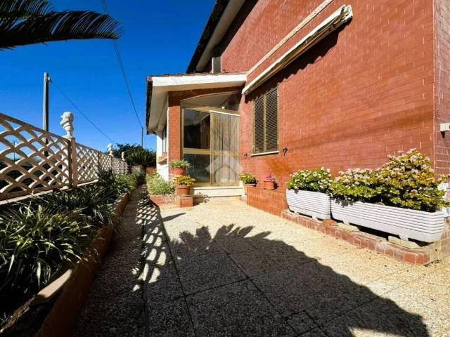 Villa Indipendente in vendita a Cisterna di Latina, Latina