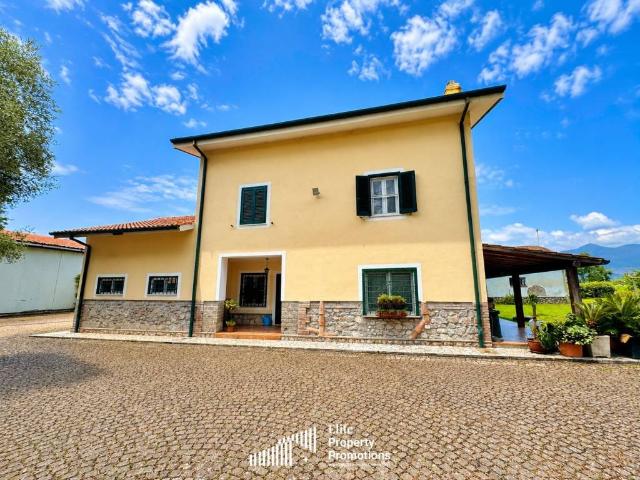 Villa Indipendente in vendita a Cisterna di Latina, Latina