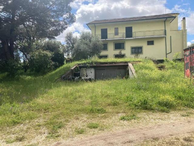 Villa Indipendente in vendita a Cisterna Di Latina, Lazio