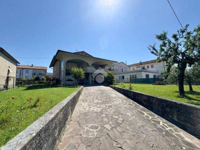 Villa Indipendente in vendita a San Leo Bastia, Umbria