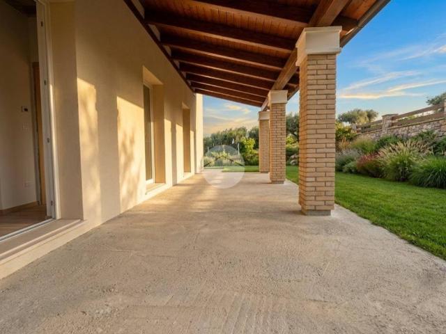 Villa Indipendente in vendita a Città Sant'angelo, Abruzzo