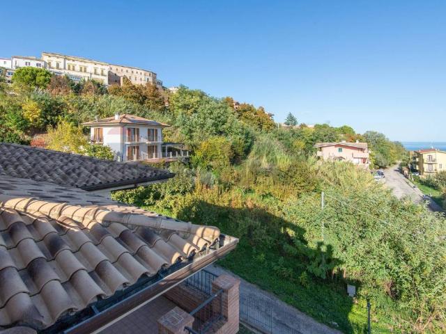Villa Indipendente in vendita a Piano della Cona, Città Sant'angelo