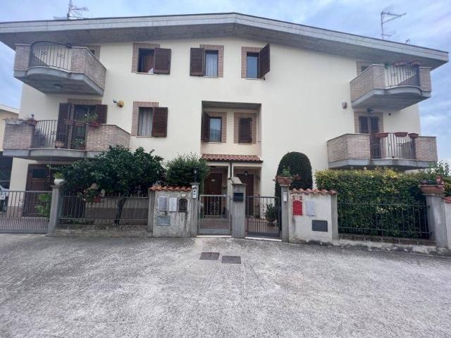 Villa Indipendente in vendita a Città Sant'angelo, Abruzzo