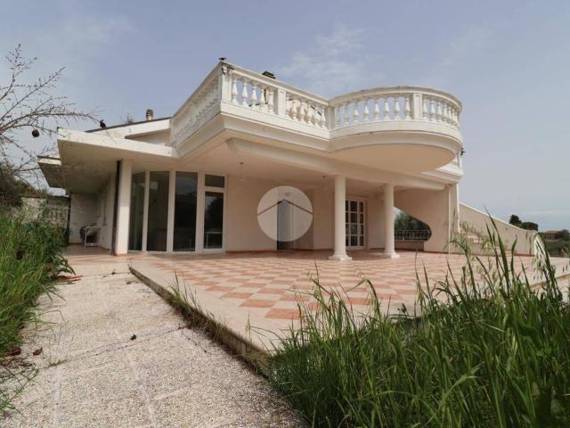 Villa Indipendente in vendita a Città Sant'angelo, Abruzzo