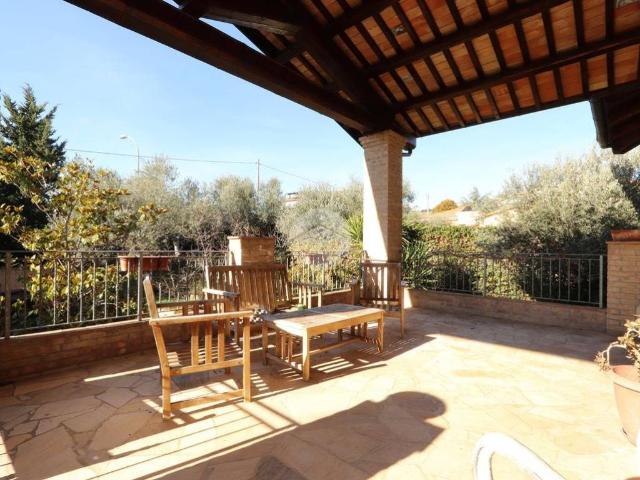 Villa Indipendente in vendita a Piano della Cona, Città Sant'angelo