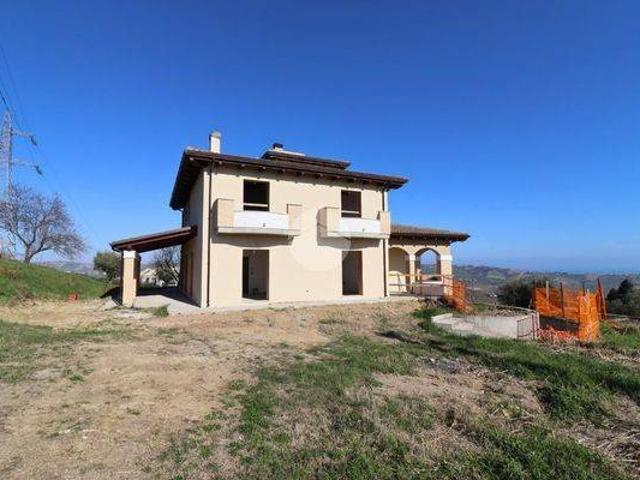 Villa Indipendente in vendita a Città Sant'angelo, Abruzzo