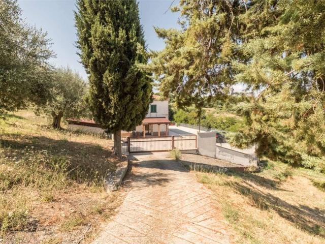 Villa Indipendente in vendita a Città Sant'angelo, Abruzzo
