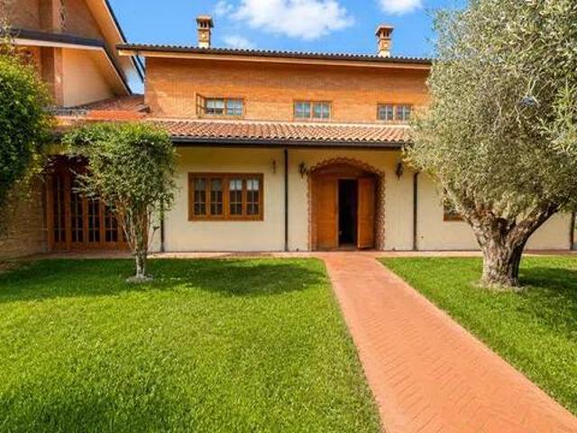 Villa Indipendente in vendita a Città Sant'angelo, Abruzzo