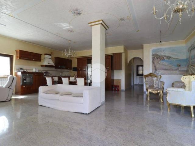 Villa Indipendente in vendita a Città Sant'angelo, Abruzzo
