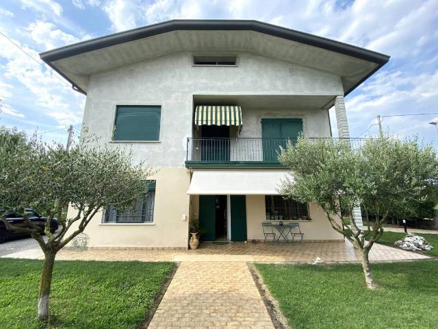 Villa Indipendente in vendita a Cittadella, Veneto
