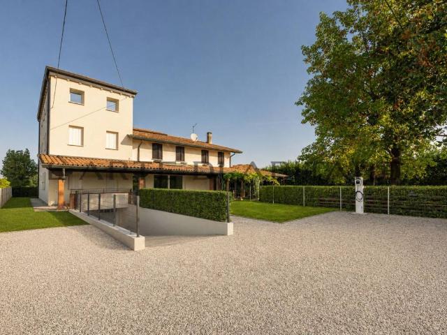 Villa Indipendente in vendita a Cittadella, Veneto