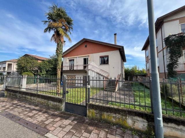 Villa Indipendente in vendita a Cittadella, Veneto