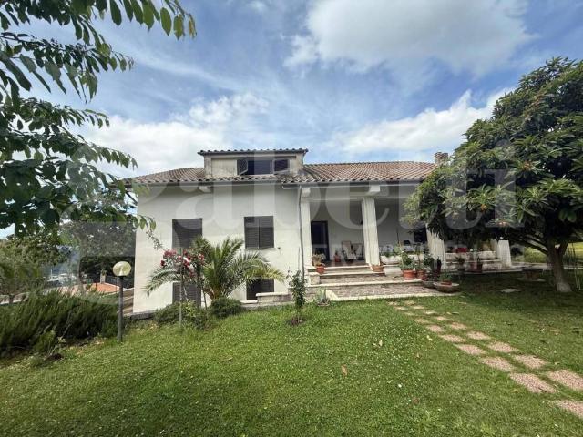 Villa Indipendente in vendita a Cittaducale, Rieti