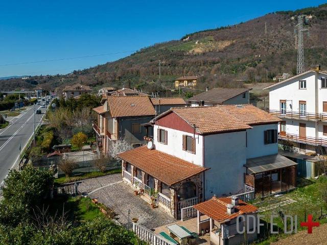 Villa Indipendente in vendita a Cittaducale, Lazio