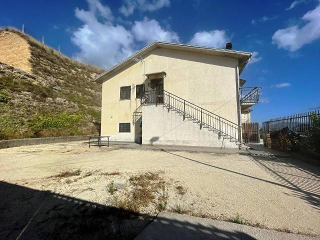 Villa Indipendente in vendita a Ville Grotti, Cittaducale