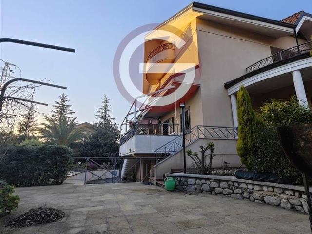 Villa Indipendente in vendita a Calabria, Reggio Calabria