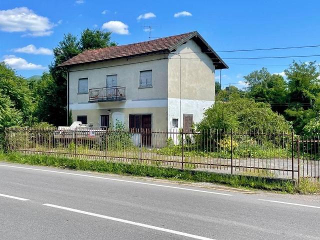 Villa Indipendente in vendita a Castello, Cittiglio
