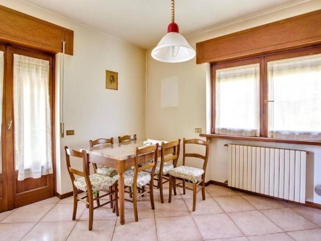 Villa Indipendente in vendita a Castello, Cittiglio