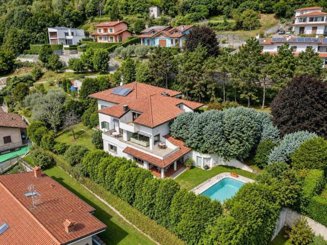 Villa Indipendente in vendita a Noci, Civate