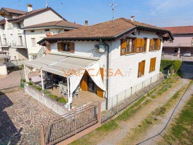 Villa Indipendente in vendita a Cividate Al Piano, Lombardia