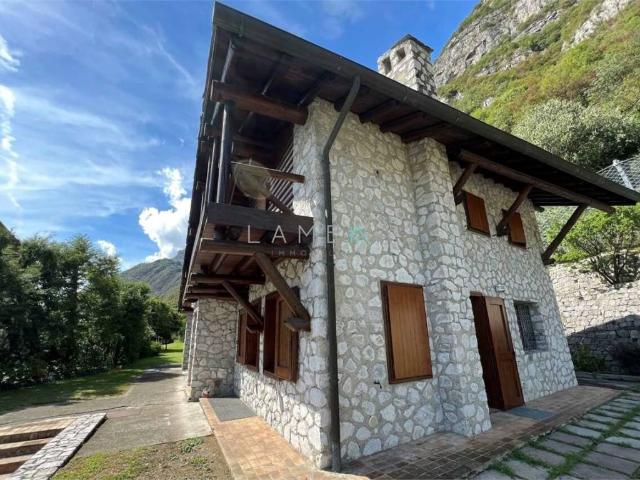 Villa Indipendente in vendita a Comunità montana della valle Camonica, Cividate Camuno