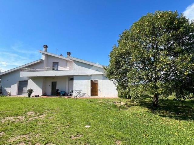 Villa Indipendente in vendita a Civita Castellana, Lazio