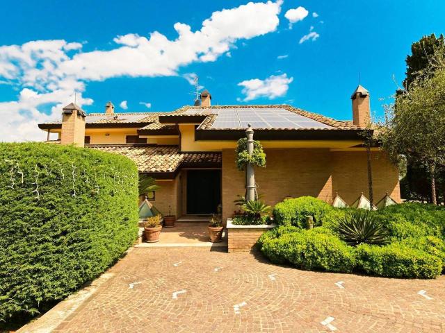 Villa Indipendente in vendita a Marche, Macerata