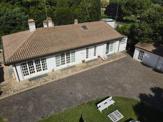 Villa Indipendente in vendita a San Marone, Marche