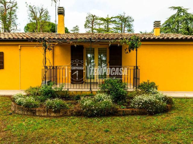 Villa Indipendente in vendita a Contrada San Savino, Marche