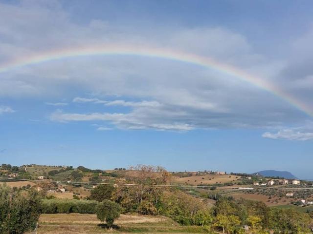 Villa Indipendente in vendita a Contrada Montecucco, Marche