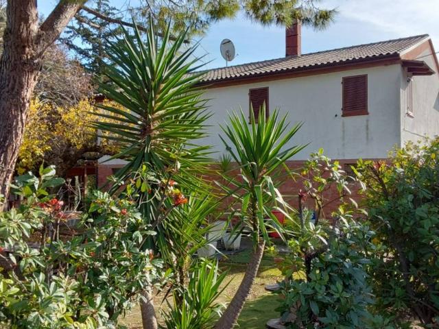 Villa Indipendente in vendita a Contrada Castelletta, Marche