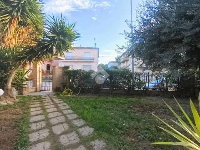 Villa Schiera in vendita a San Marone, Marche