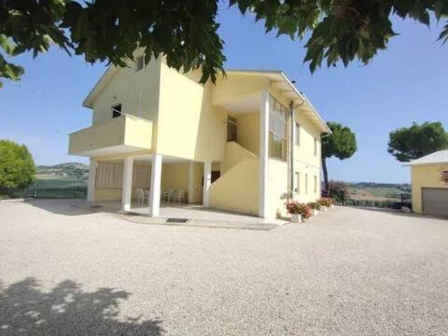 Villa Indipendente in vendita a Contrada San Savino, Marche