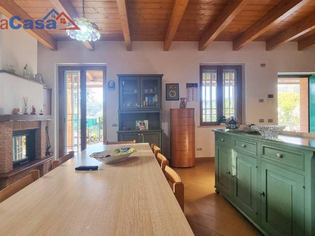 Villa Indipendente in vendita a Marche, Macerata