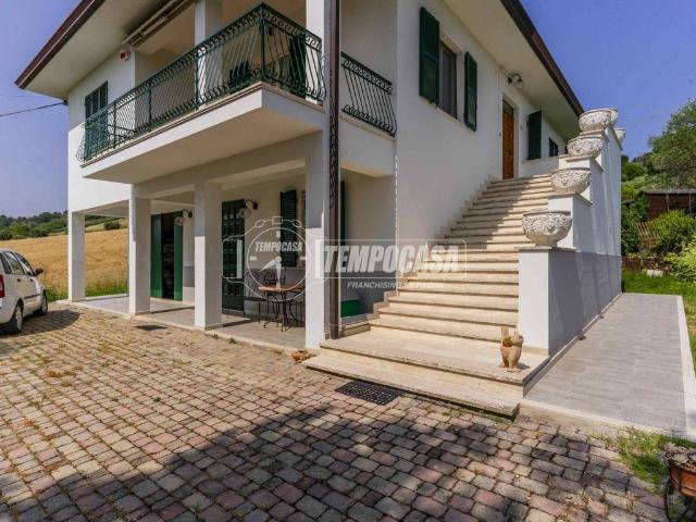 Villa Indipendente in vendita a Marche, Macerata