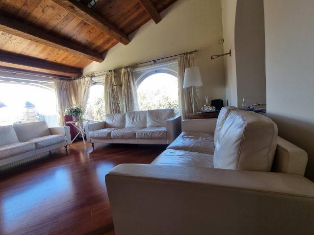 Villa Indipendente in vendita a Contrada Migliarino, Marche