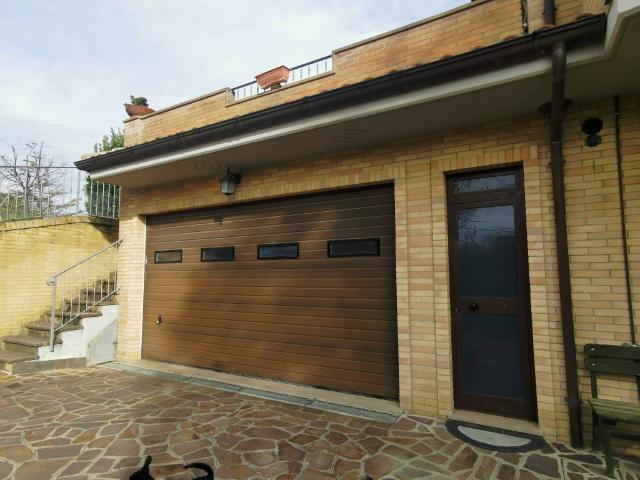 Villa Indipendente in vendita a Contrada Foce Asola, Marche