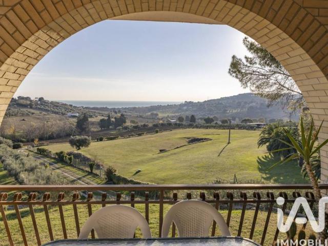 Villa Indipendente in vendita a Contrada Castelletta, Marche