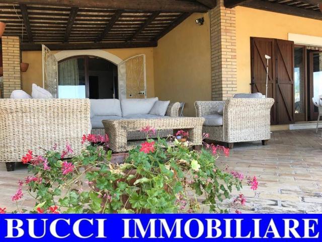 Villa Indipendente in vendita a Civitaquana, Abruzzo
