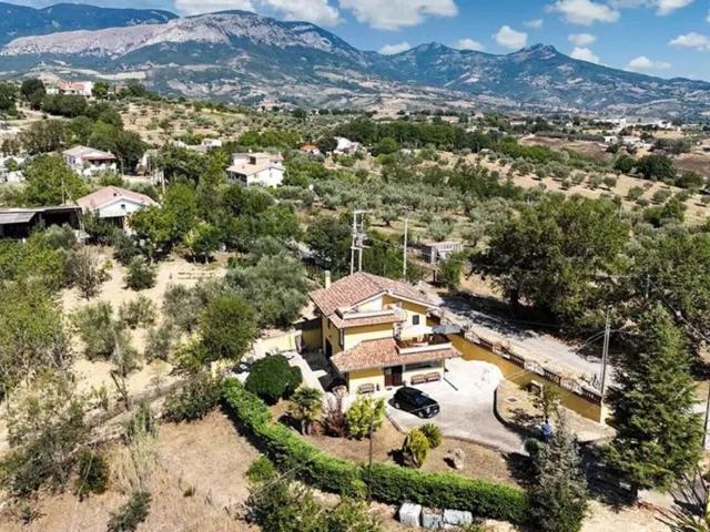 Villa Indipendente in vendita a Civitaquana, Abruzzo