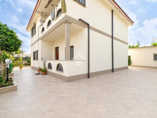 Villa Indipendente in vendita a San Gordiano, Roma Capitale
