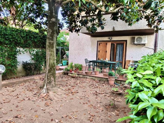 Villa Indipendente in vendita a San Gordiano, Roma Capitale