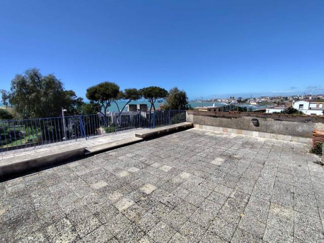 Villa Indipendente in vendita a Punta del Pecoraro, Roma Capitale