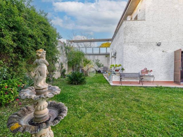 Villa Indipendente in vendita a Campo dell'Oro, Roma Capitale