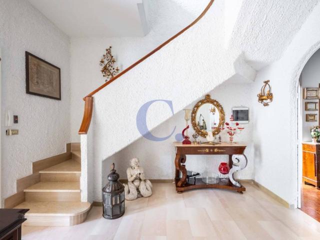 Villa Indipendente in vendita a San Gordiano, Roma Capitale