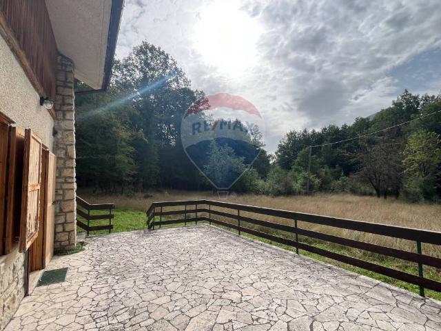 Villa Indipendente in vendita a Opi, Abruzzo