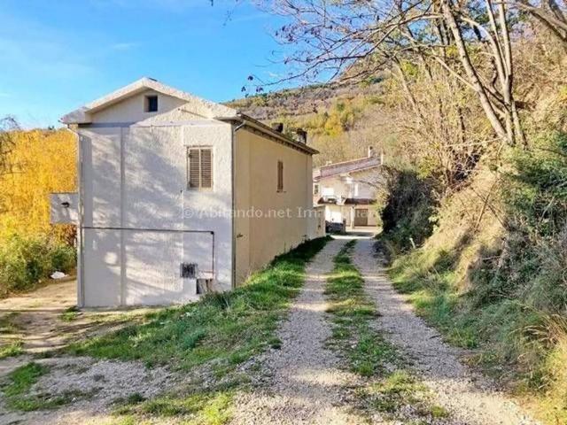Villa Indipendente in vendita a Civitella Casanova, Abruzzo