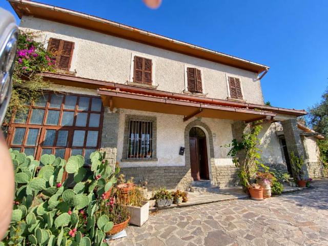 Villa Indipendente in vendita a Civitella d'Agliano, Viterbo