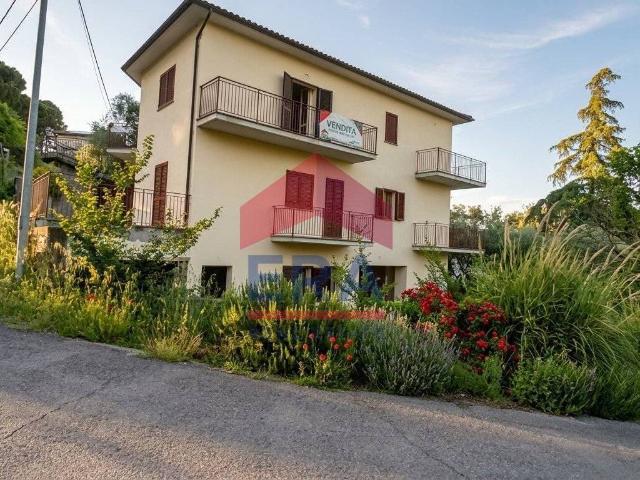 Villa Indipendente in vendita a Civitella D'agliano, Lazio