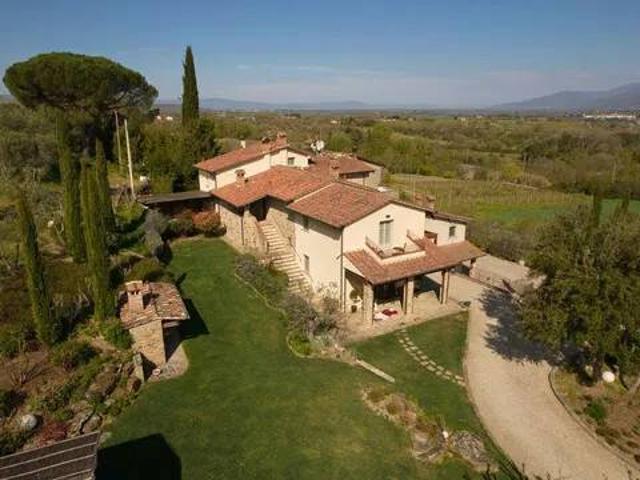 Villa Indipendente in vendita a Civitella in Val di Chiana, Pieve A Maiano